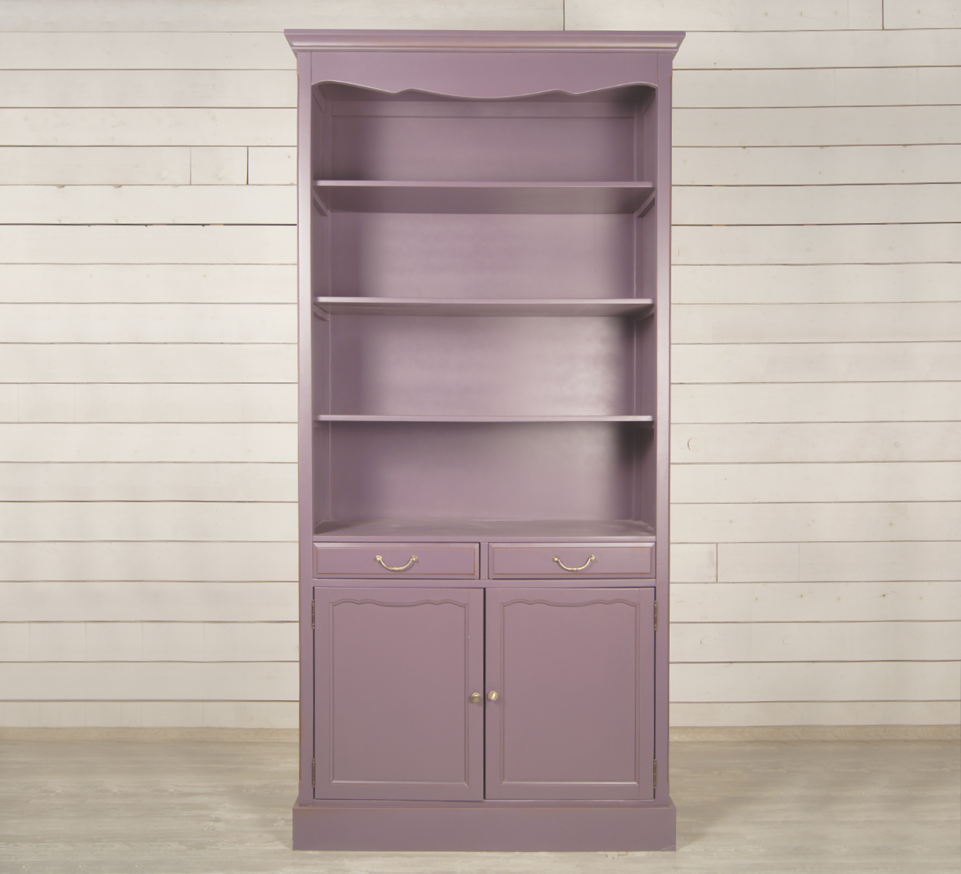 Шкаф Leontina lavanda Шкаф Leontina lavanda<br><br>Цвет: Лавандовый<br>Глубина, см: 40<br>Высота, см: 220<br>Ширина, см: 104<br>Материал: Массив березы<br>Вес: 65 кг<br>Стиль: Прованс<br>Дизайн: Франция<br>Назначение: Для посуды<br>Конструкция: закрытые<br>Количество ящиков: 2<br>Количество дверей: 2<br>Опора: на корпусе<br>Коллекция: Leontina