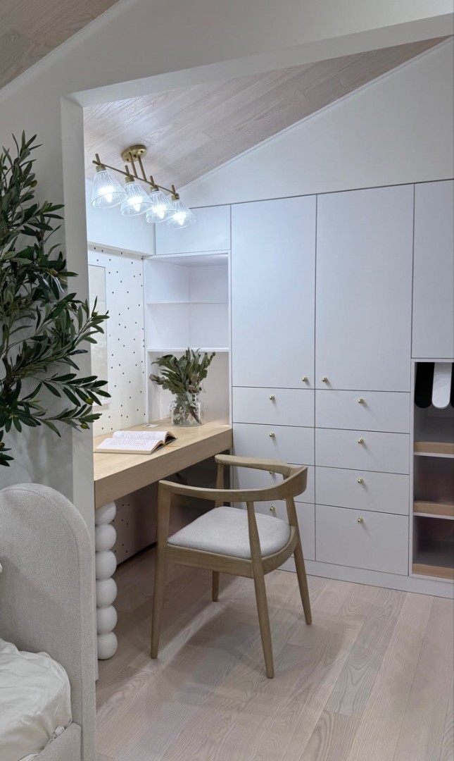 заказать Венский мягкий стул с подлокотниками Carlo Old в интернет-магазине