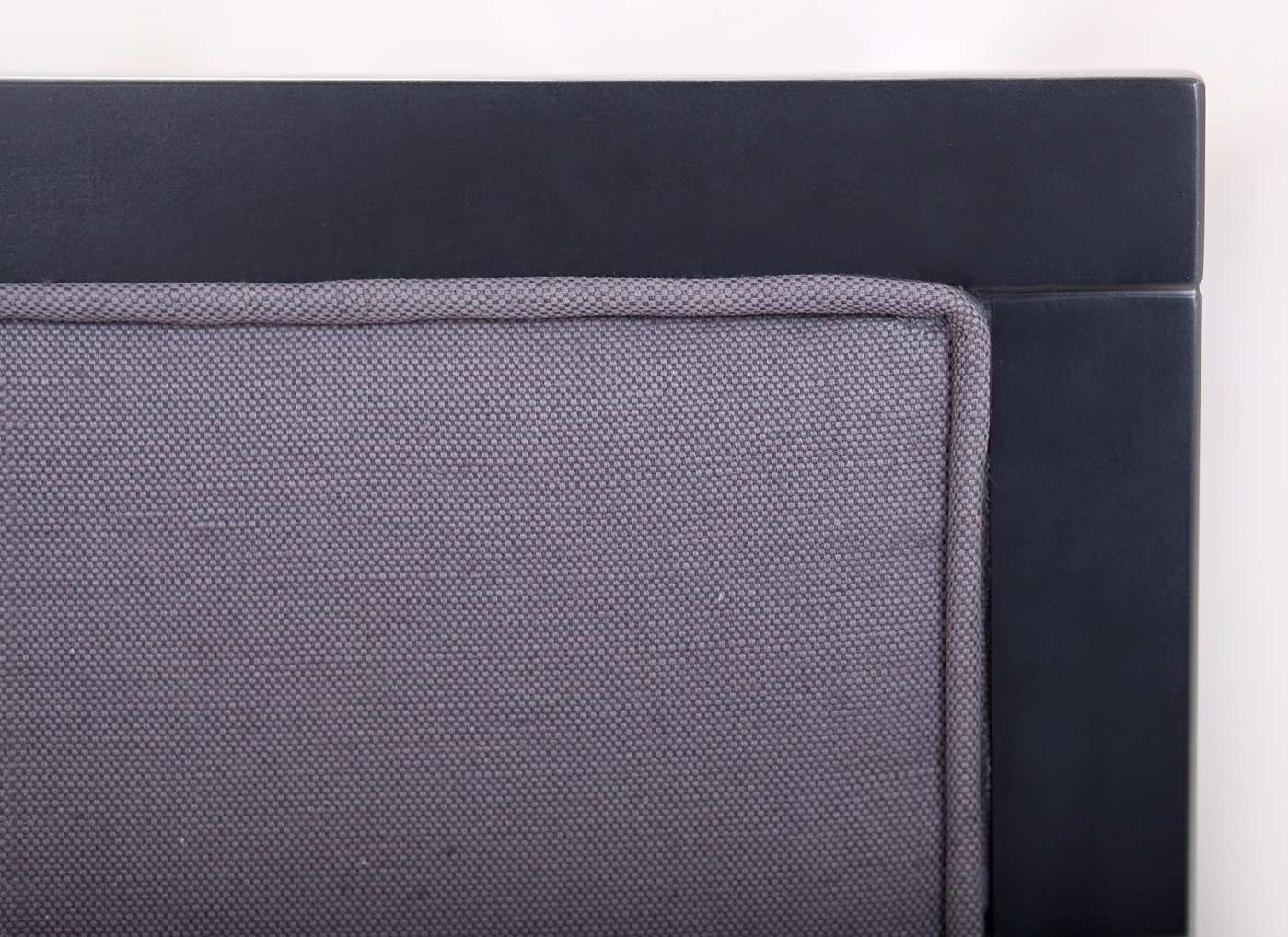 Классическое кресло Colin Grey в интерьере