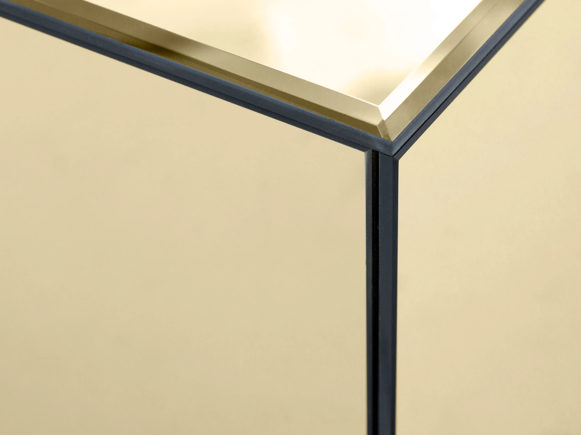 фото Стол журнальный Lucky