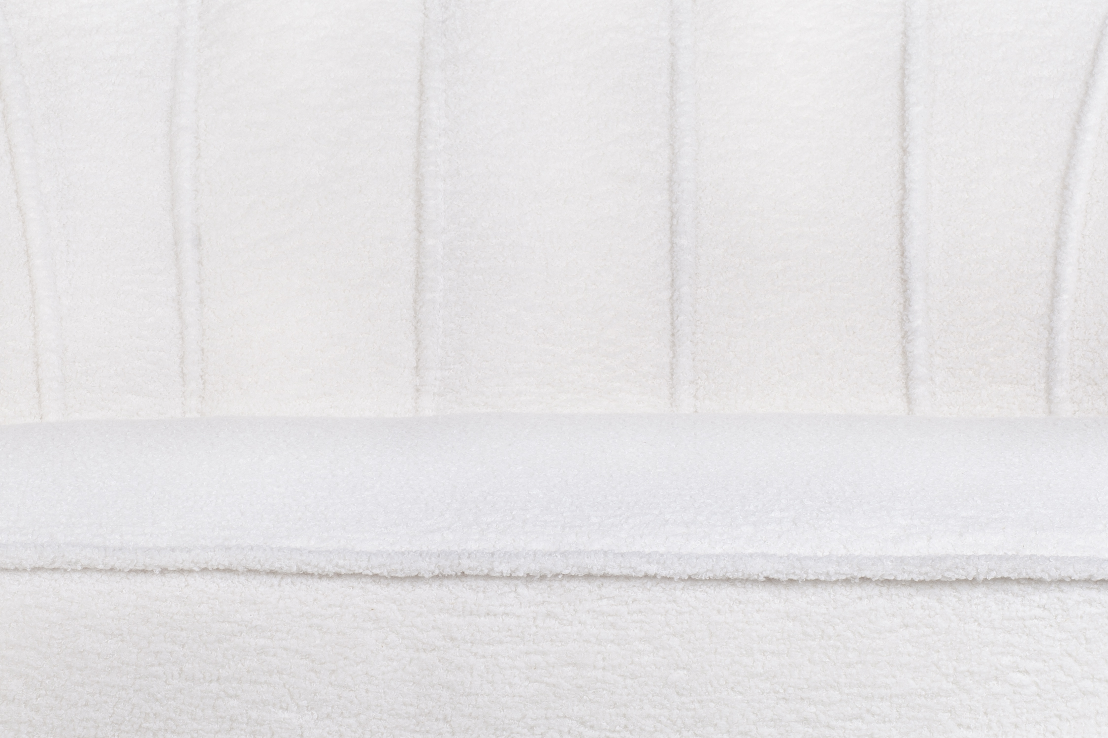 Дизайнерский двухместный диван Pearl Double Boucle в интерьере в Москве Дизайнерский двухместный диван Pearl Double Boucle в интерьере