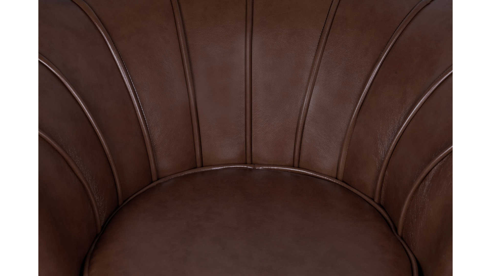 Низкое кресло ракушка Pearl Brown V2 на черных ножках в интерьере в Москве Низкое кресло ракушка Pearl Brown V2 на черных ножках в интерьере