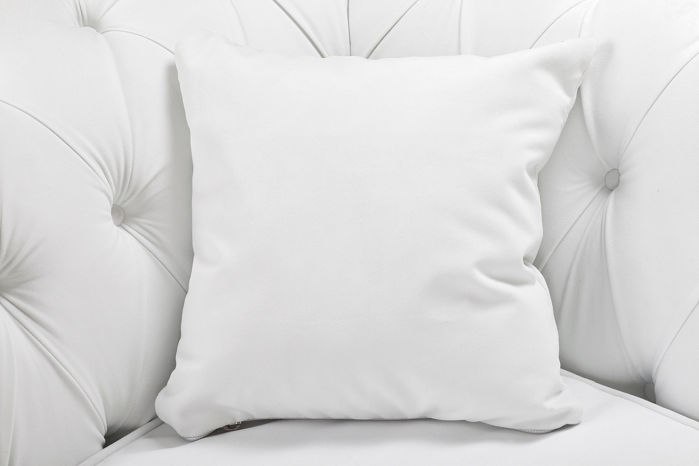 Трехместный прямой диван мягкий арт-деко Neylan белый в интерьере