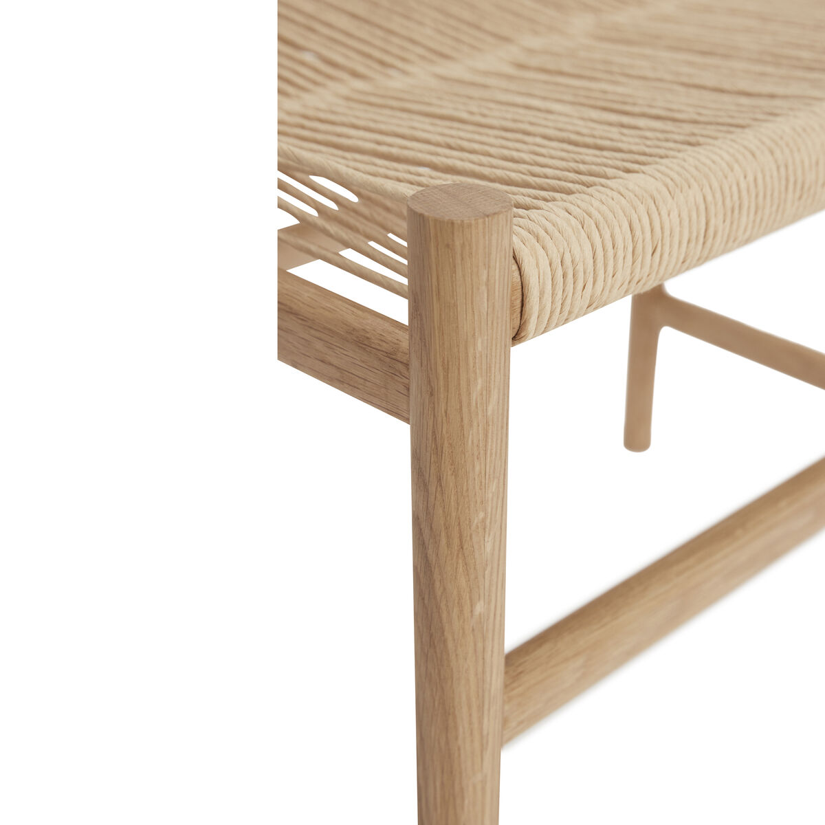 фото СКАМЬЯ HUBSCH, БУМАЖНЫЙ ШНУР, ДУБ FSC, НАТУРАЛЬНЫЙ в интерьере