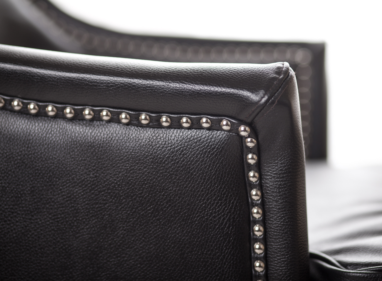 фото Кожаное кресло каминное Chester Black Leather в Москве фото Кожаное кресло каминное Chester Black Leather