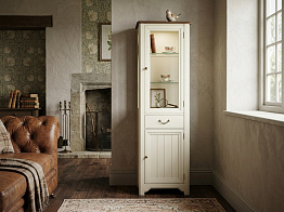 Узкий шкаф-витрина "Оливия (Olivia)" в бежевом цвете арт GC2005C