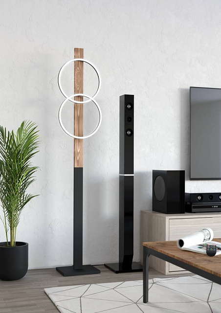 900892 Торшер с ножным выключателем BOYAL