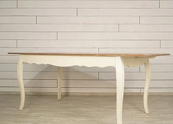 Раскладывающийся обеденный стол 