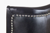 Кожаное кресло каминное Chester Black Leather в интерьере