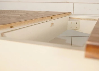 Раскладывающийся обеденный стол 