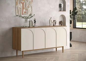 Комод с четырьмя дверками 