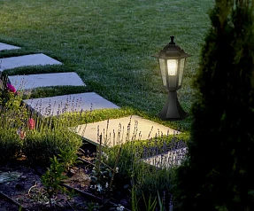 22472 Уличный напольный светильник LATERNA 4 в интерьере