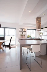 94403 Комплект из 3-х светод. встраив. светильников PENETO в интерьере