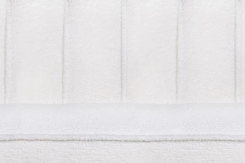 Диван ракушка для гостиниц Pearl Triple Boucle на черных ножках