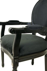 Мягкий стул с подлокотниками Diella Black Velvet в интерьере