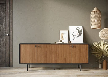 Комод с четыремя дверками 