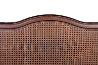 Классическое кресло Brody Ratang в американском стиле в интерьере