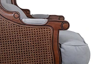 Классическое кресло Brody Ratang в американском стиле в интерьере